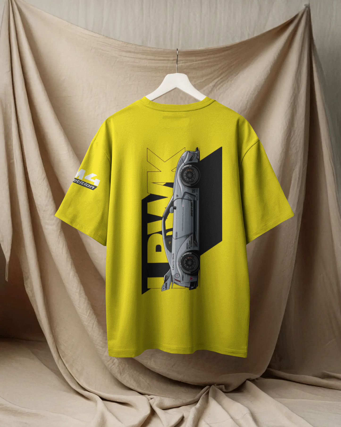 BMW M4 Oversized T-Shirt | cars oversized T-Shirt | Red Panda T-Shirt
