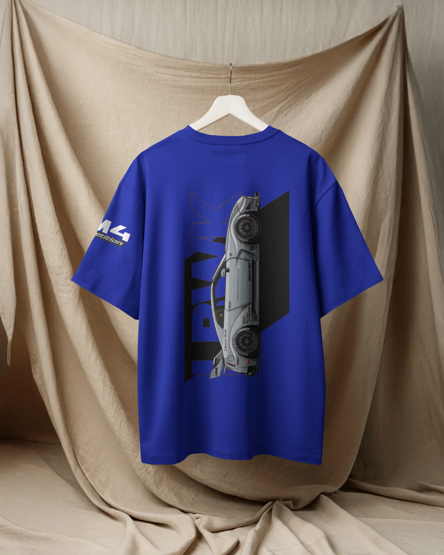 BMW M4 Oversized T-Shirt | cars oversized T-Shirt | Red Panda T-Shirt